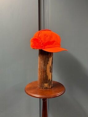 Vtg Cabelas Thinsulate Trapper Hunting Hat Cap Blaze Orange Ear Flaps Size M USA
